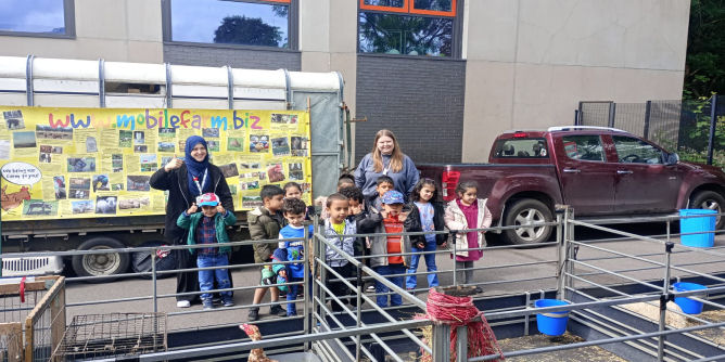 Fishers Mobile Farm - party fun